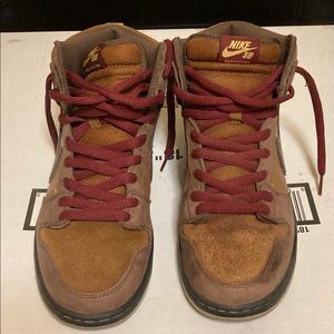 DUNK HIGH PREMIUM SB “CIGAR CITY”